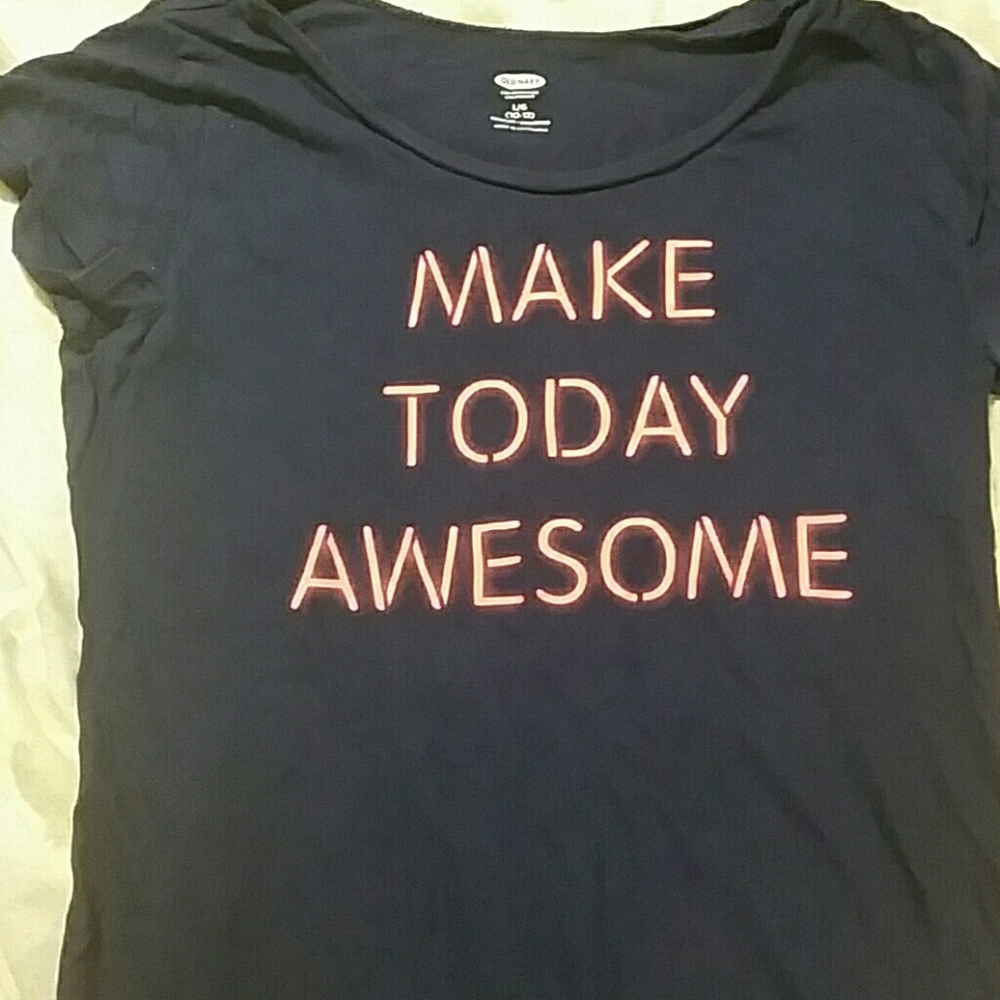 Old Navy tshirt